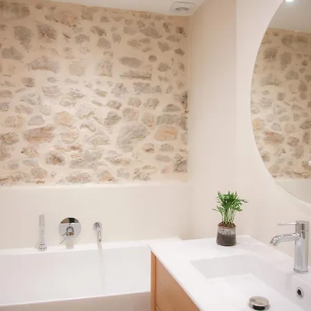 3br On The Remparts Of - Sea & Mountain View *