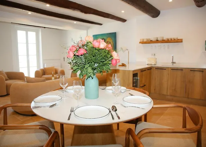 3br On The Remparts Of - Sea & Mountain View Antibes