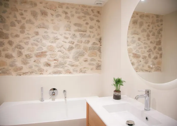 3br On The Remparts Of - Sea & Mountain View *