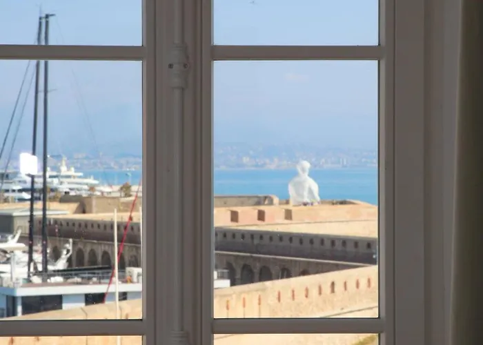 3br On The Remparts Of - Sea & Mountain View